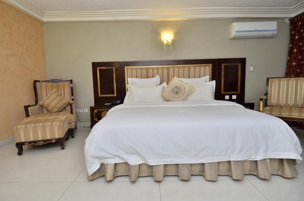 Nobila Airport Hotel Cotonou Luaran gambar