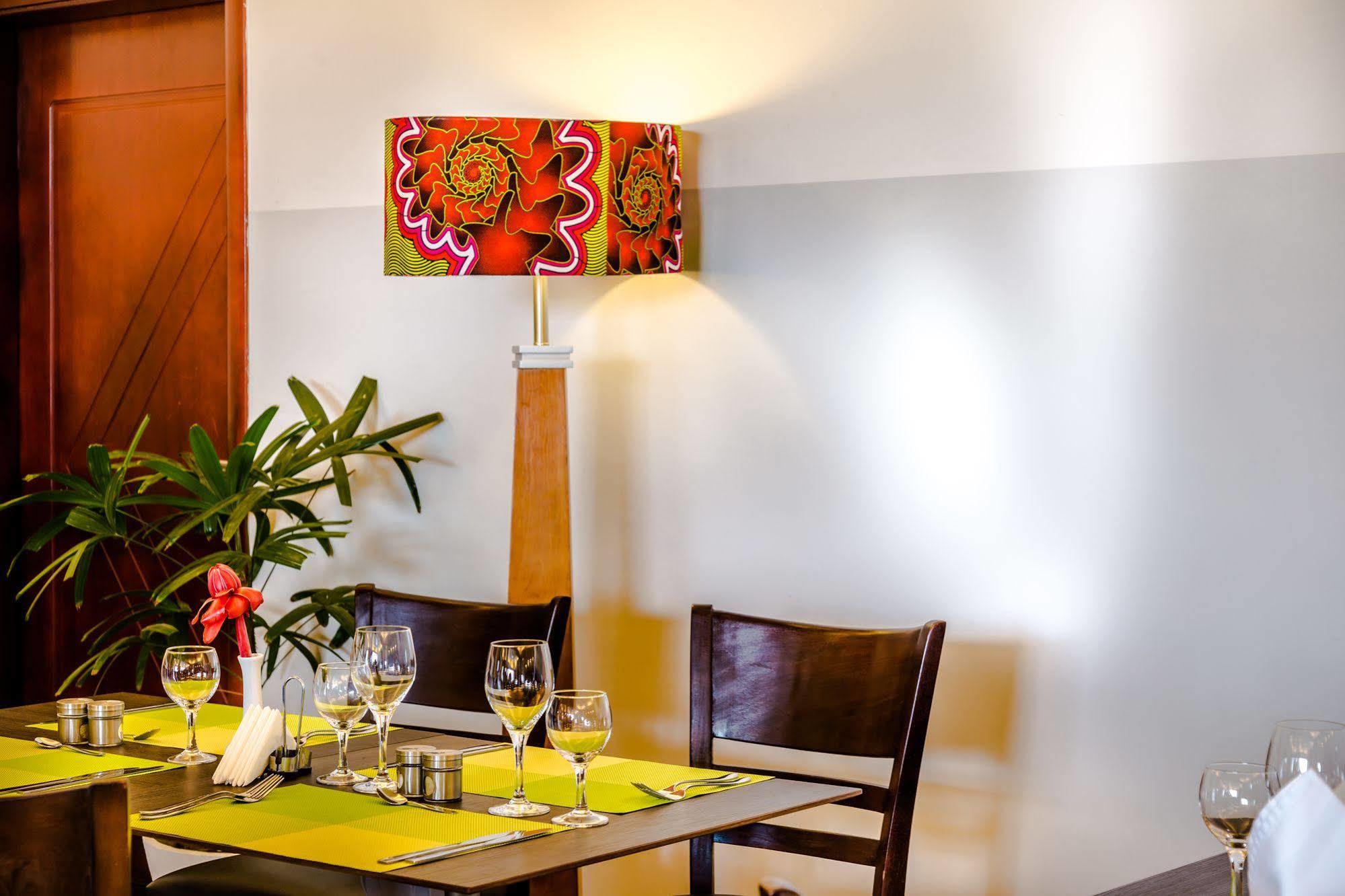 Nobila Airport Hotel Cotonou Luaran gambar
